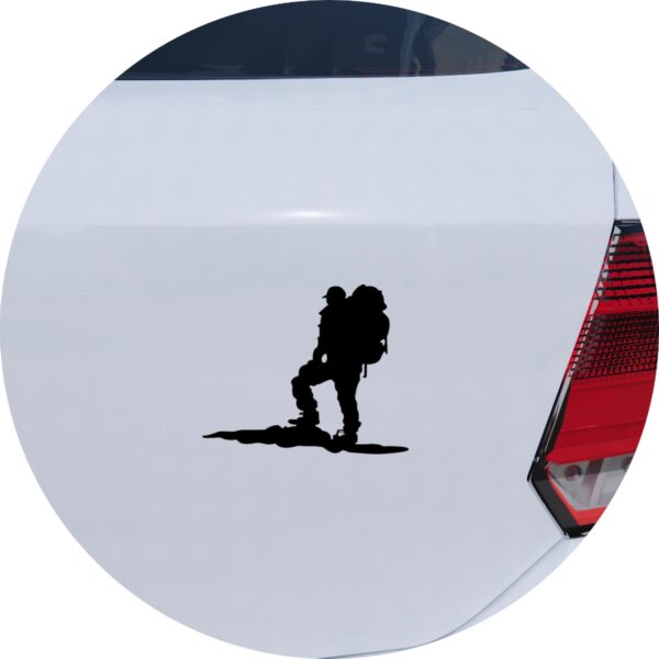Adesivo de Carro Homem Praticando Trekking