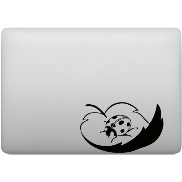 Adesivo de Notebook Joaninha na Folha
