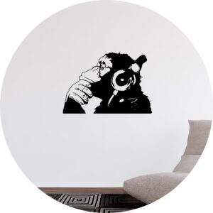 Adesivo de Casa Macaco com Fone de Ouvidos