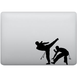 Adesivo de Notebook Jogando Capoeira